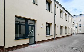 Ferienwohnungen Am Theater - Modern, Zentral Und Ruhig Mit Kueche, Waschtrockner, Netflix, Wlan Und Parkplatz- 2 Zimmer, 52 Qm