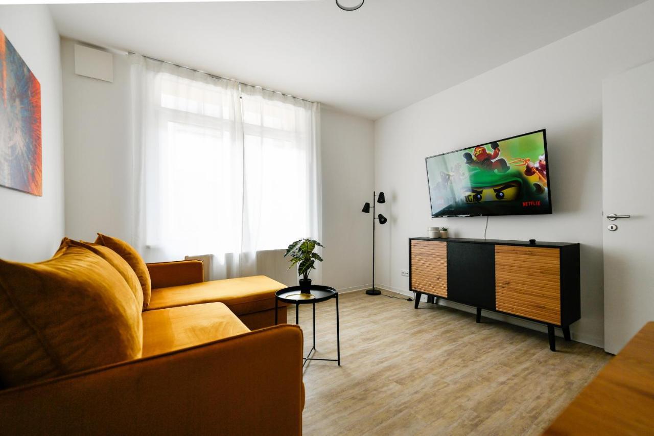 Ferienwohnungen Am Theater - Modern, Zentral Und Ruhig Mit Kueche, Waschtrockner, Netflix, Wlan Und Parkplatz- 2 Zimmer, 52 Qm Chociebuż Zewnętrze zdjęcie